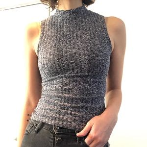 Heathered sleeve-less knit